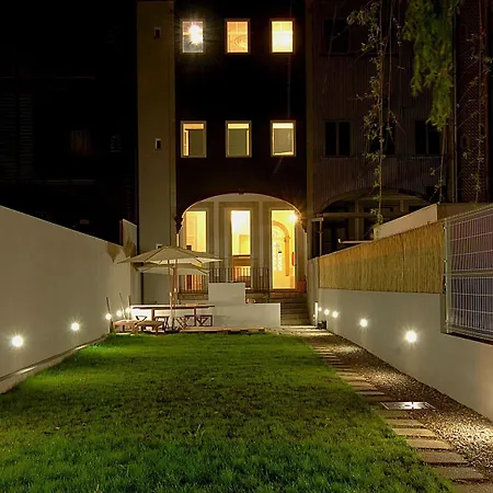 Hostel So Cool *