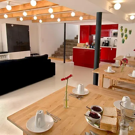 So Cool Hostel *